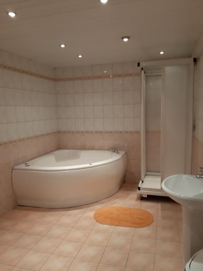 Majaka Hostel Tallinn Extérieur photo